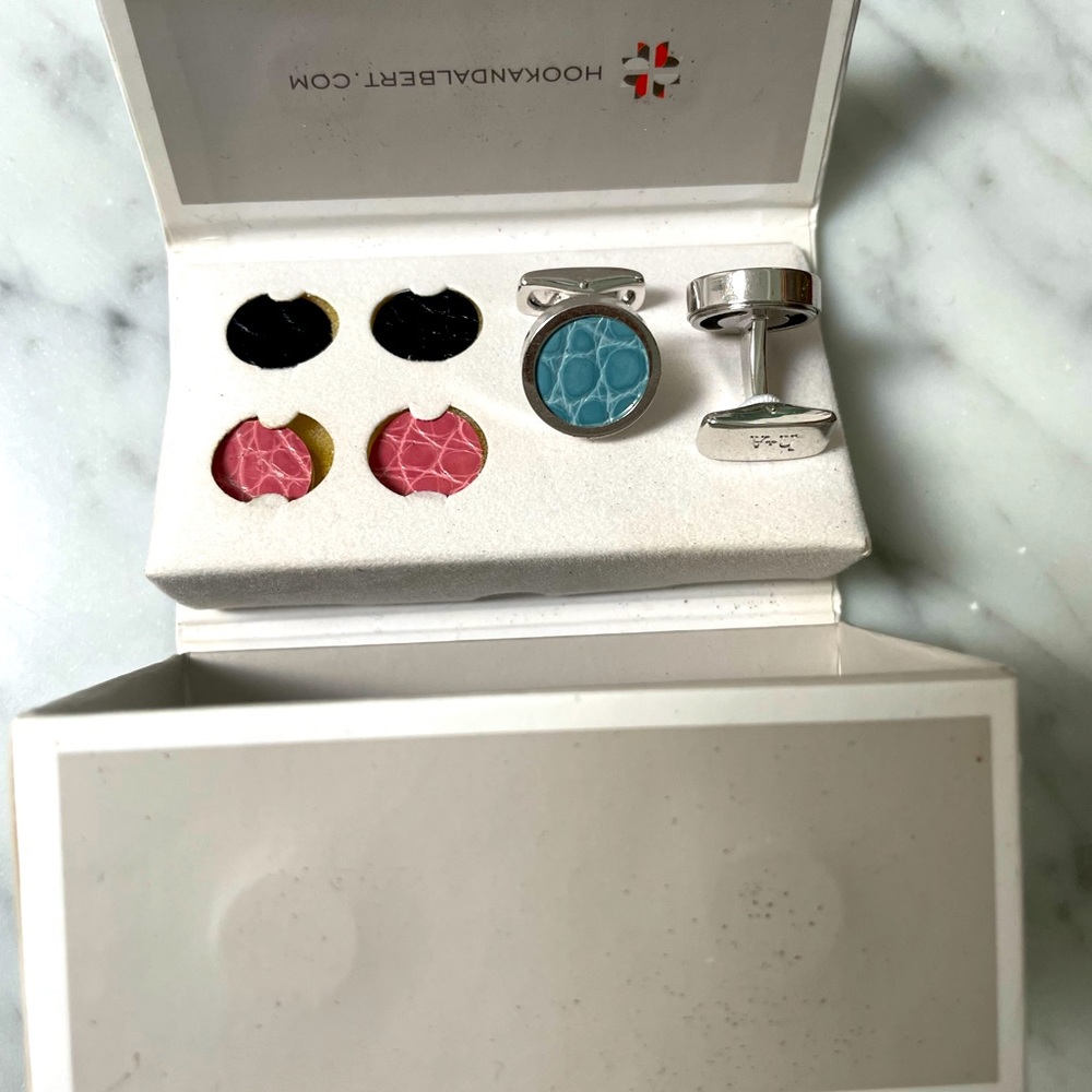 HOOK & ALBERT amazing cufflinks have interchangeable alligator 3 color inserts!